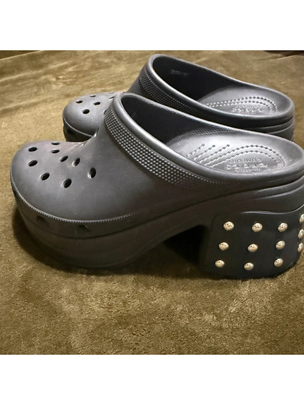 Crocs Siren Studded Platform Heeled Clogs – Black size 9